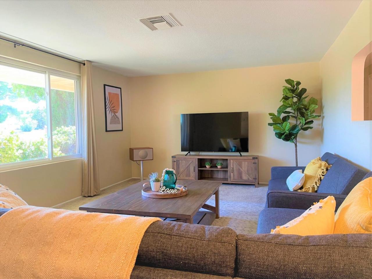 Luxe 4br 2bth L Pool & Grill L Central Location L Mountain View L Family Vacation L Rv Site — hotel in Sierra Vista