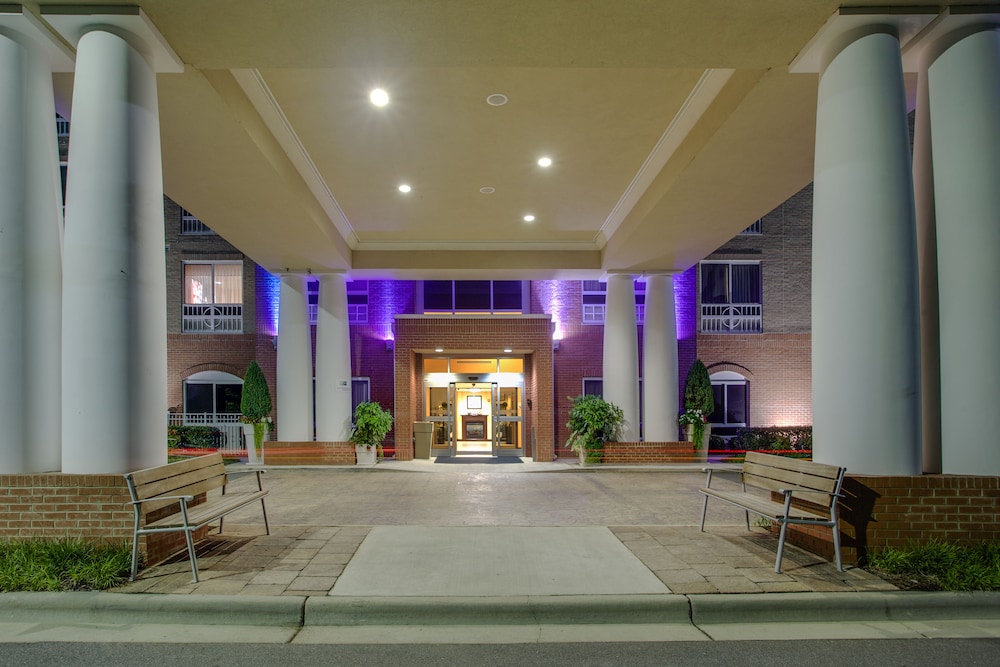 Holiday Inn Express Hotel & Suites Raleigh SW NC State by IHG - photo 106