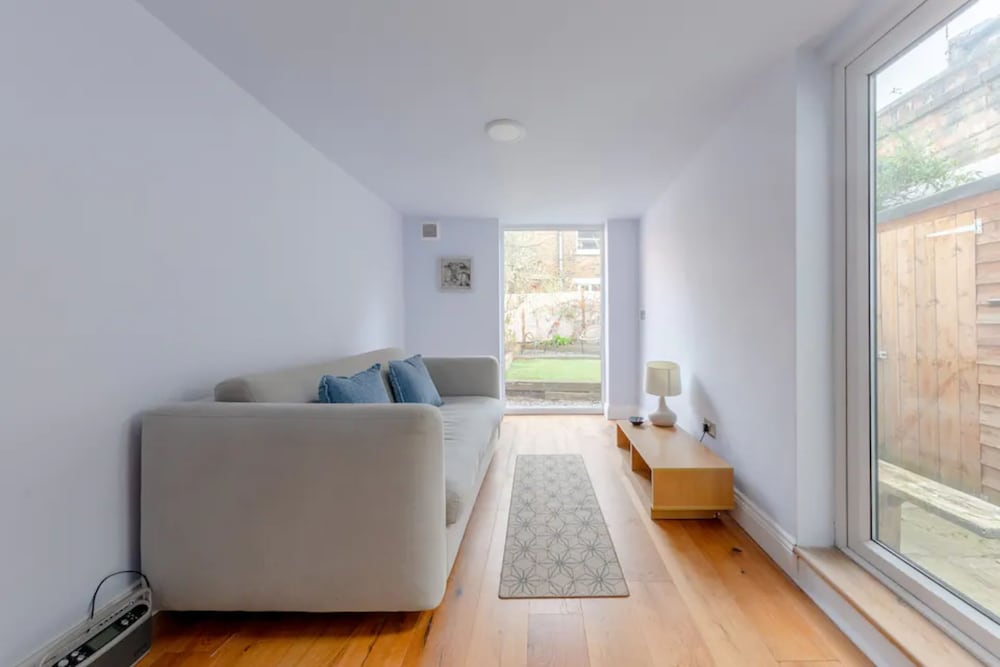 Tranquil 1 Bedroom Flat in Peckham — 4-Star Luxury Hotel in London, United Kingdom
