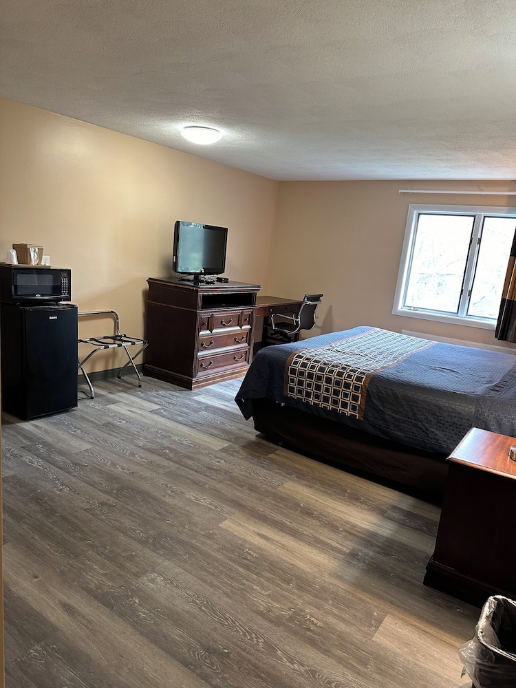 Wickford Motor Inn - photo 6