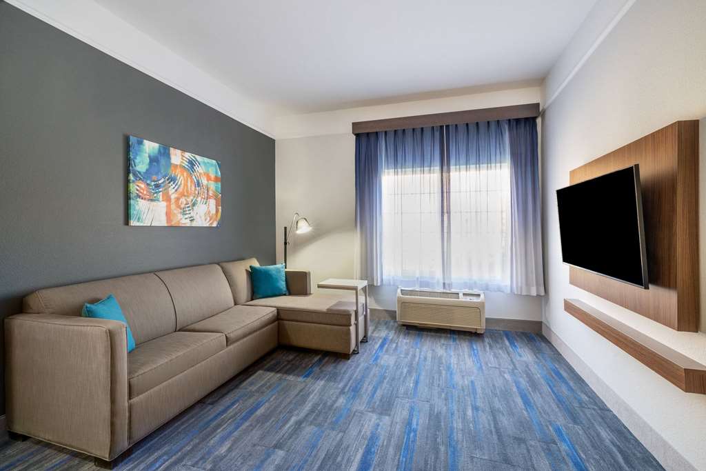 La Quinta Inn & Suites by Wyndham St. George - photo 23