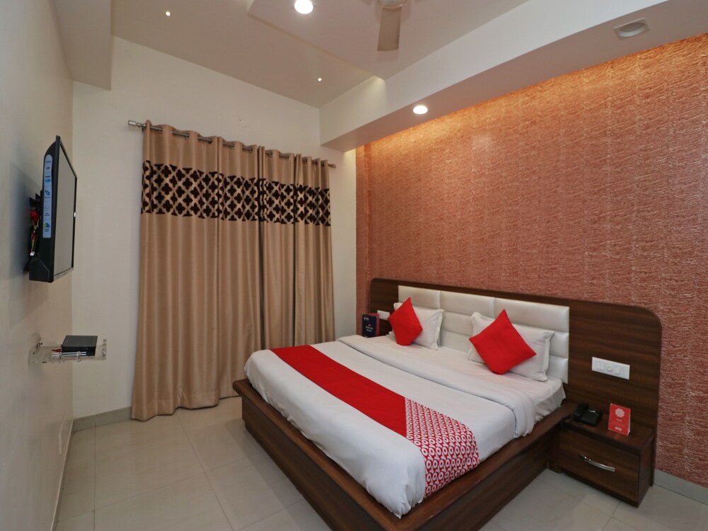 Oyo 23168 Hotel G C Regency — Ambala