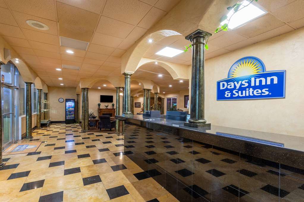 Days Inn & Suites by Wyndham Clovis - featured photo