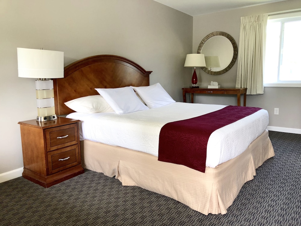 Inn on the Hill — hotel in Glens Falls