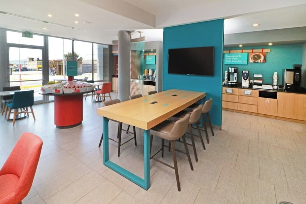 Avid Hotel Querétaro Centro Sur by IHG in Queretaro, Mexico