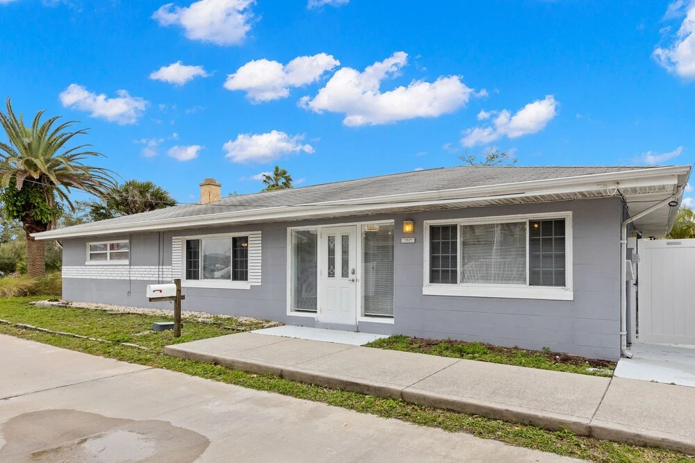 Lagoon Lane in Treasure Island, United States