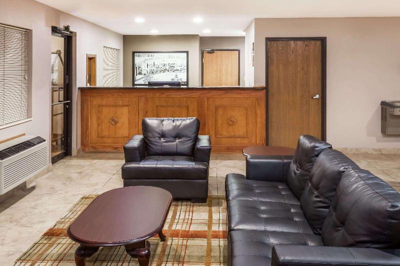 Super 8 by Wyndham Chillicothe - photo 3