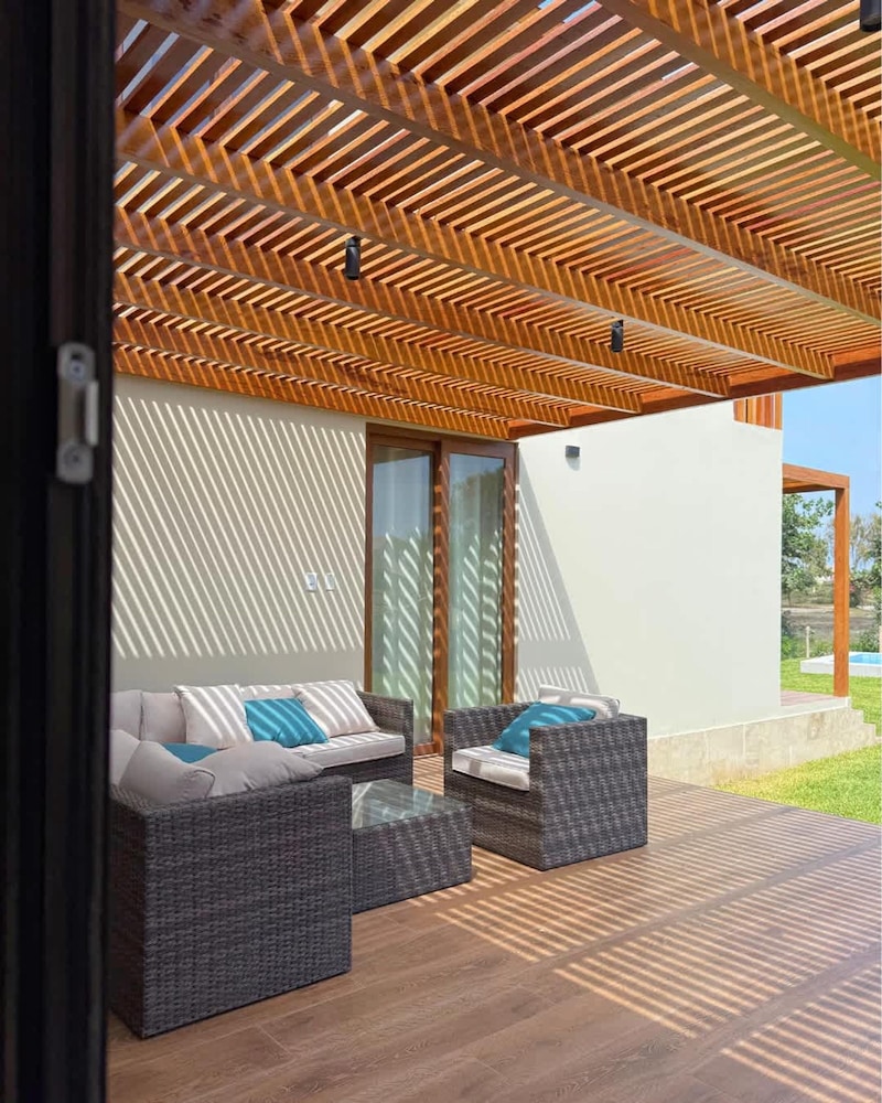 HOP Paradise Modern Luxury Near the Beach in El Carmen, Peru