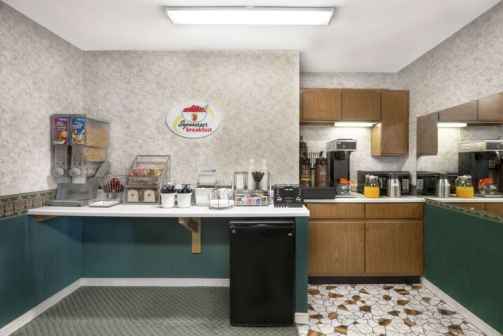 Super 8 by Wyndham Taylorville IL - photo 18