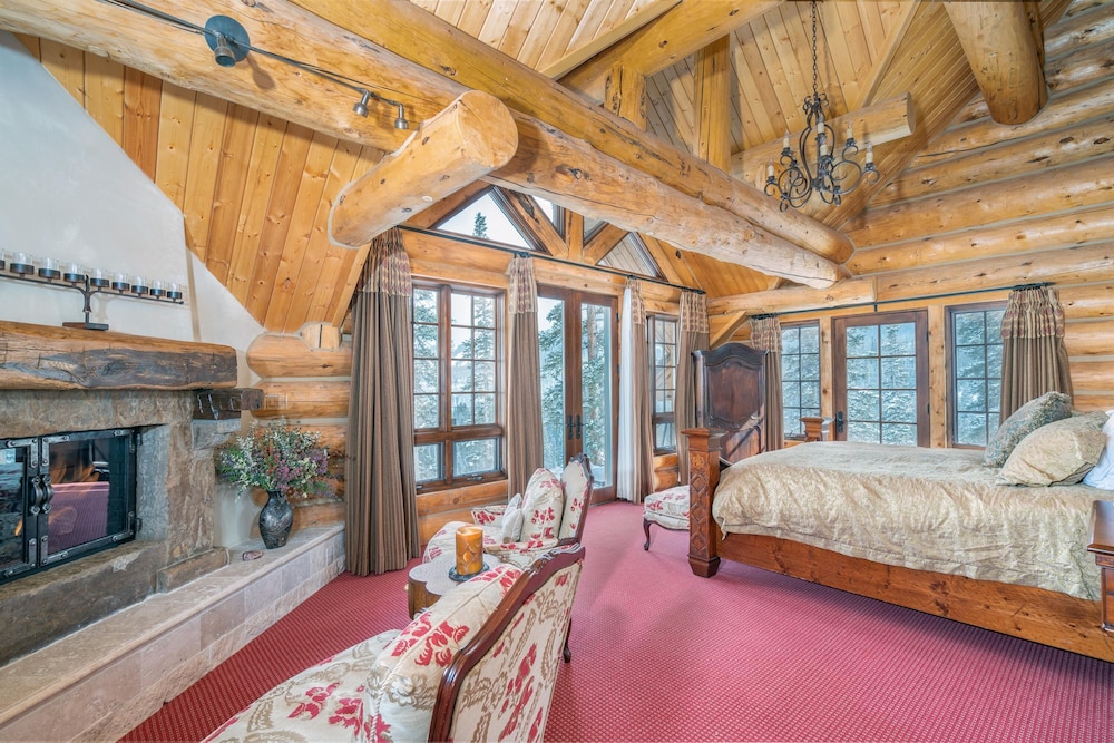 Hilltop Hideaway Expansive Views From This Private Estate Hot Tub Pool Table - photo 6
