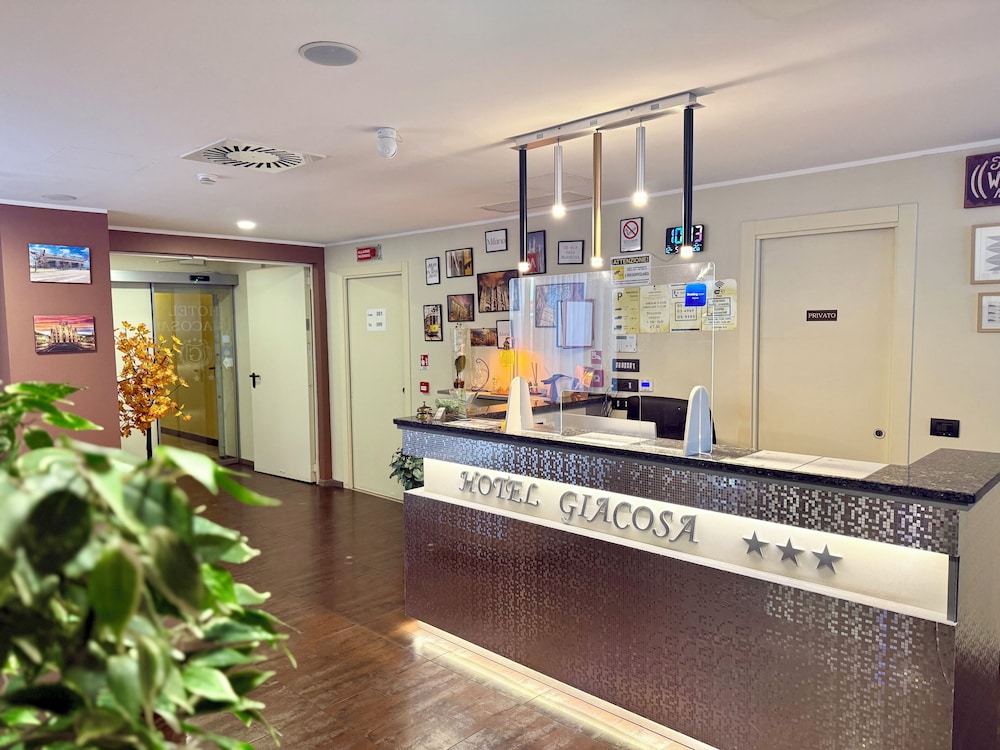 Hotel Giacosa - last minute hotel in Milan