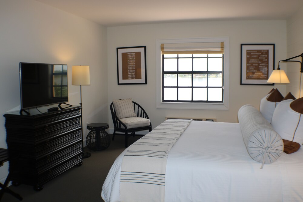 Inn On The Lakes - photo 2