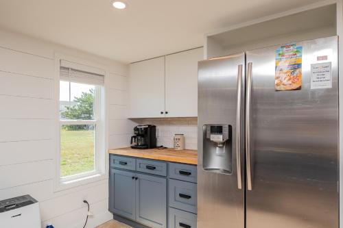 Sawyers Shore Shack by Oak Island Accommodations - photo 32