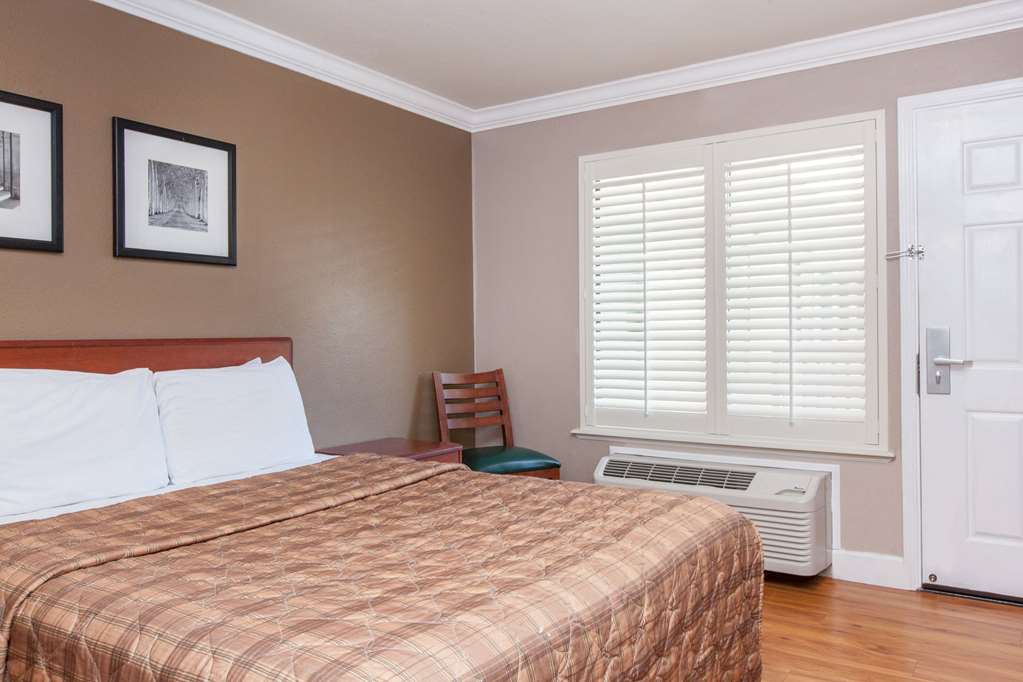 Days Inn by Wyndham San Francisco S Oyster Point Airport - photo 7