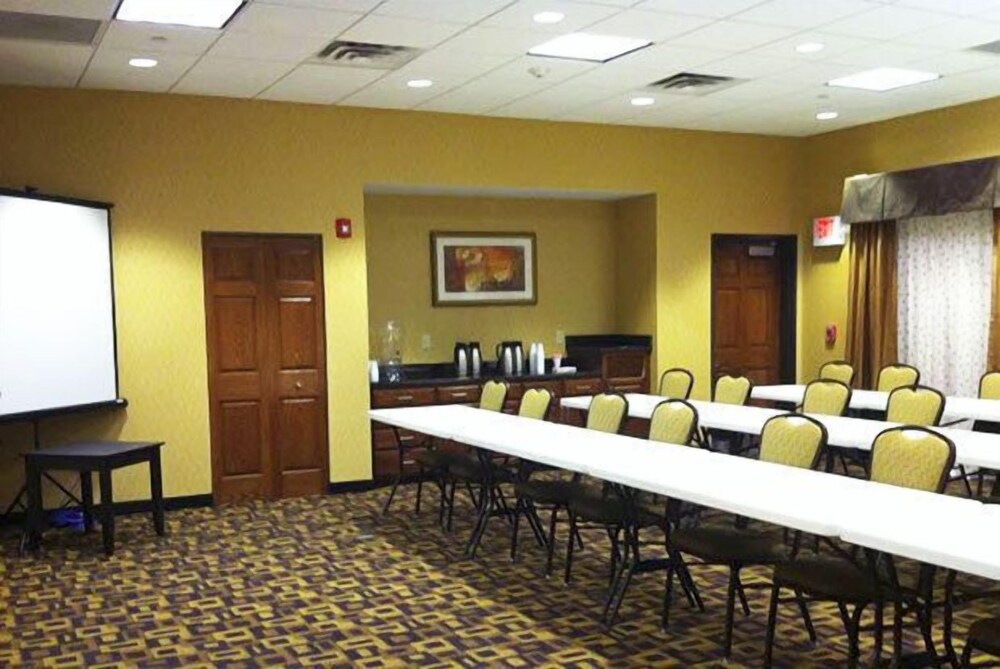 Spark by Hilton Glendive - photo 31
