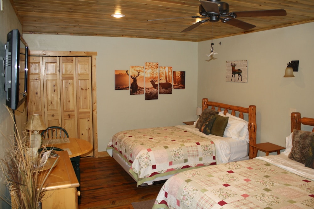 The Historic Wapiti Lodge - photo 32