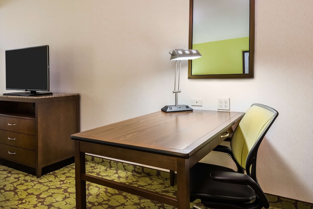 Hilton Garden Inn Wayne - photo 7