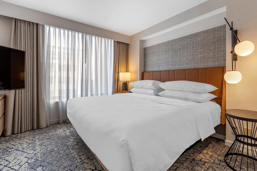 Sheraton Suites Old Town Alexandria - photo 20