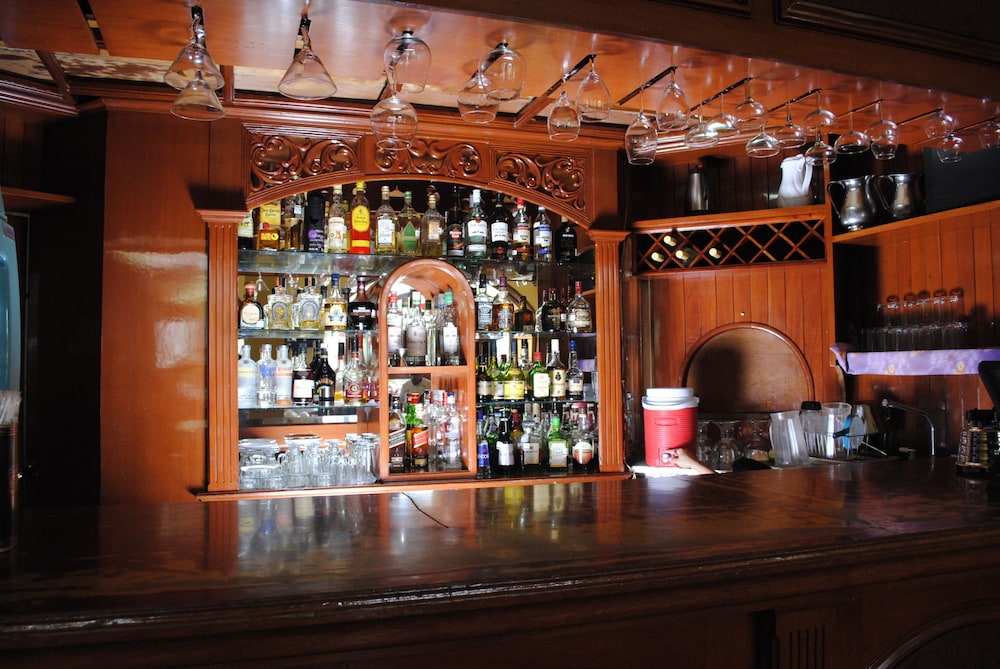 Hotel Bar