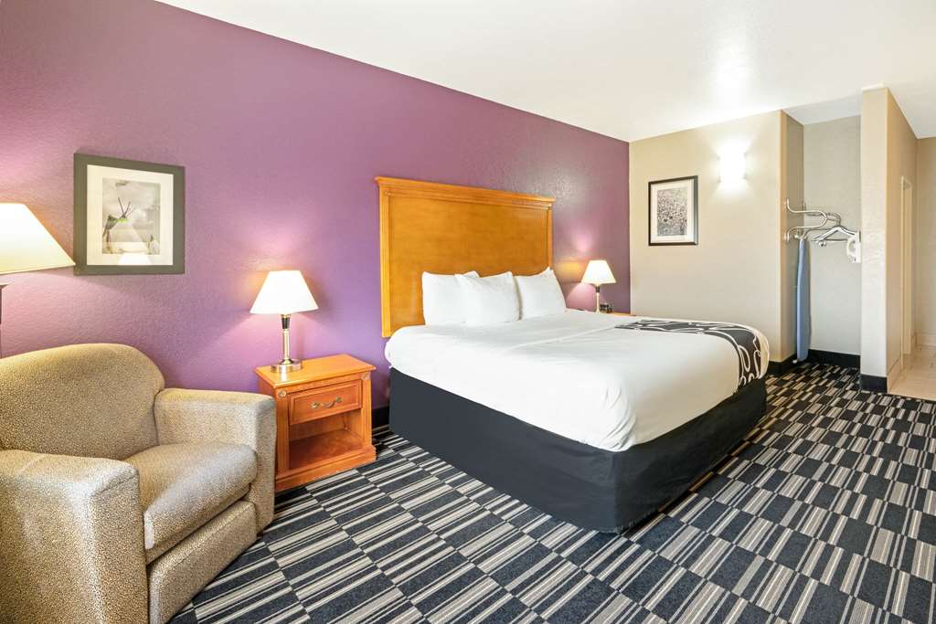 La Quinta Inn & Suites by Wyndham Ada - photo 23