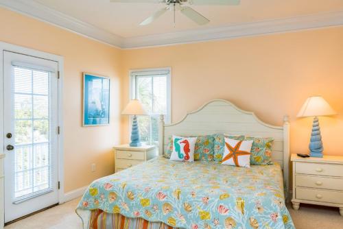 Emerald Breeze by Oak Island Accommodations - photo 43