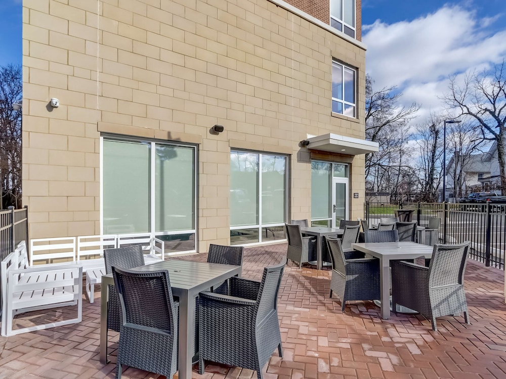 Hampton Inn and Suites by Hilton Cincinnati Midtown Rookwood - photo 80