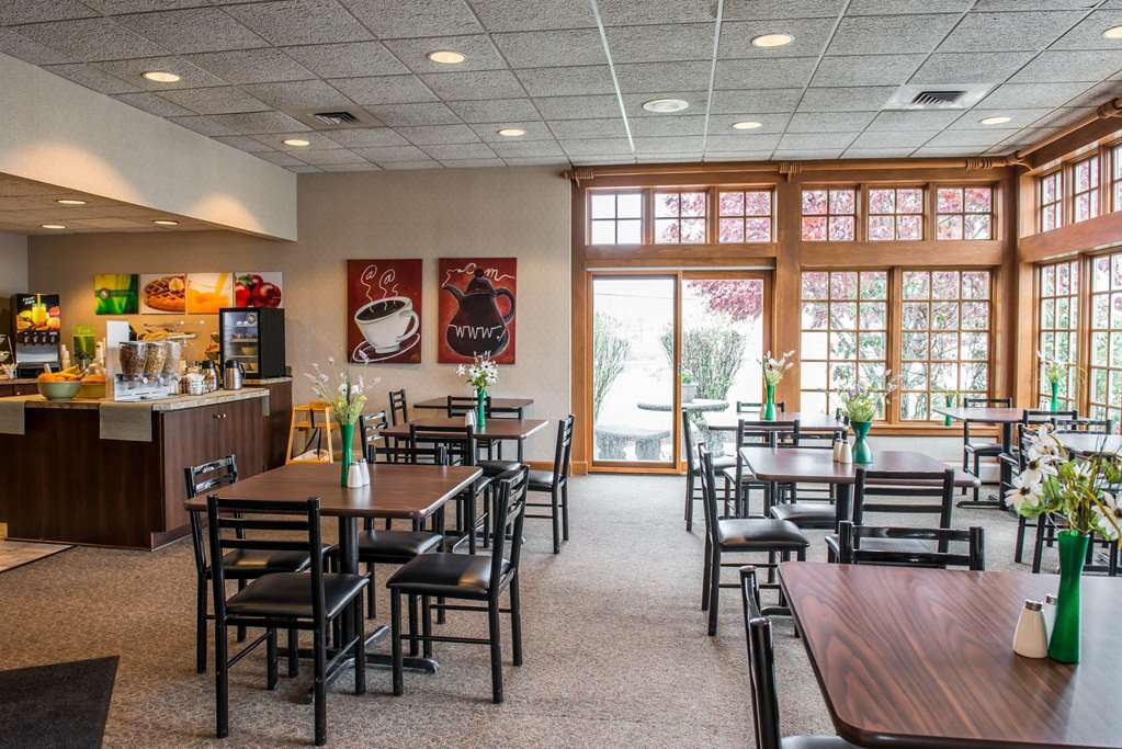Quality Inn Pittsburgh Airport - photo 31