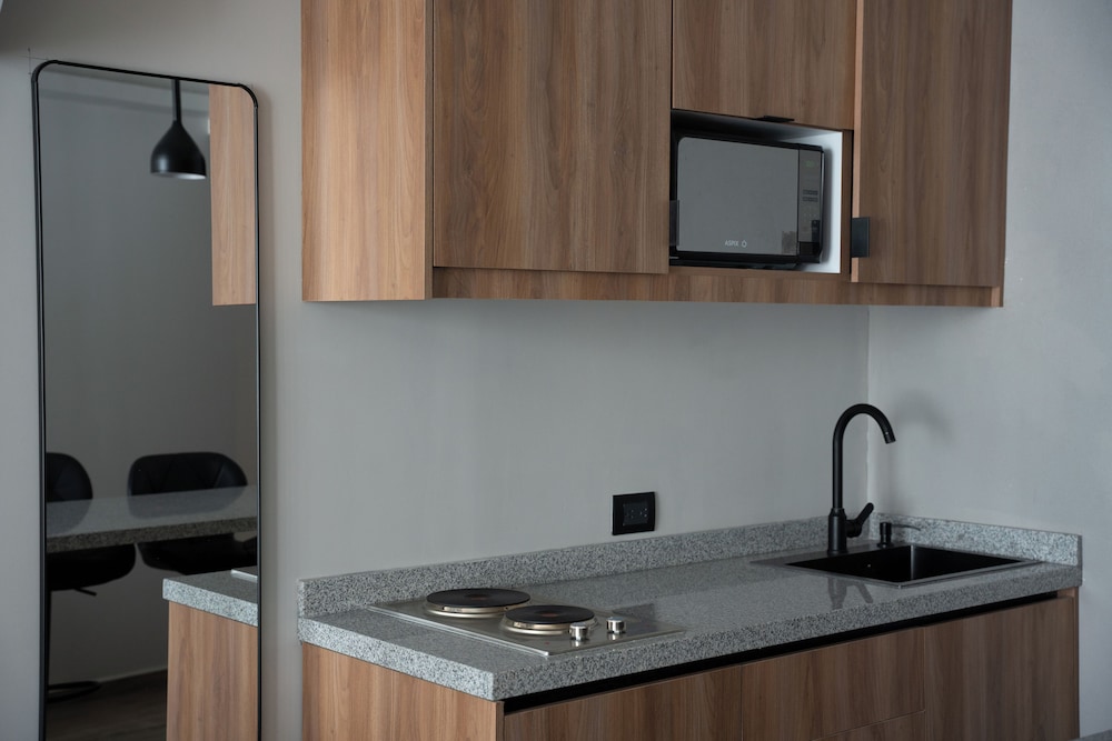 Hotel Block Suites