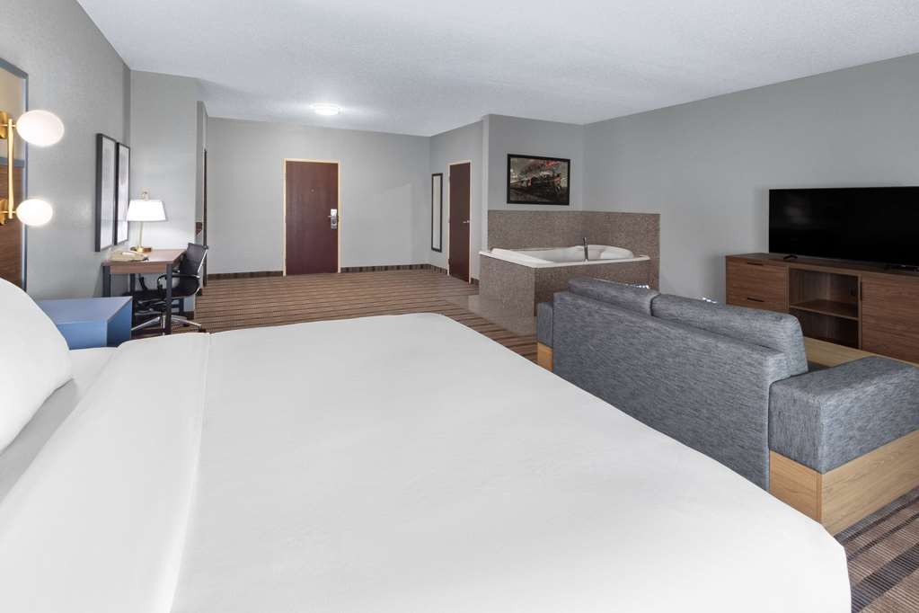 AmericInn by Wyndham Grinnell - photo 26