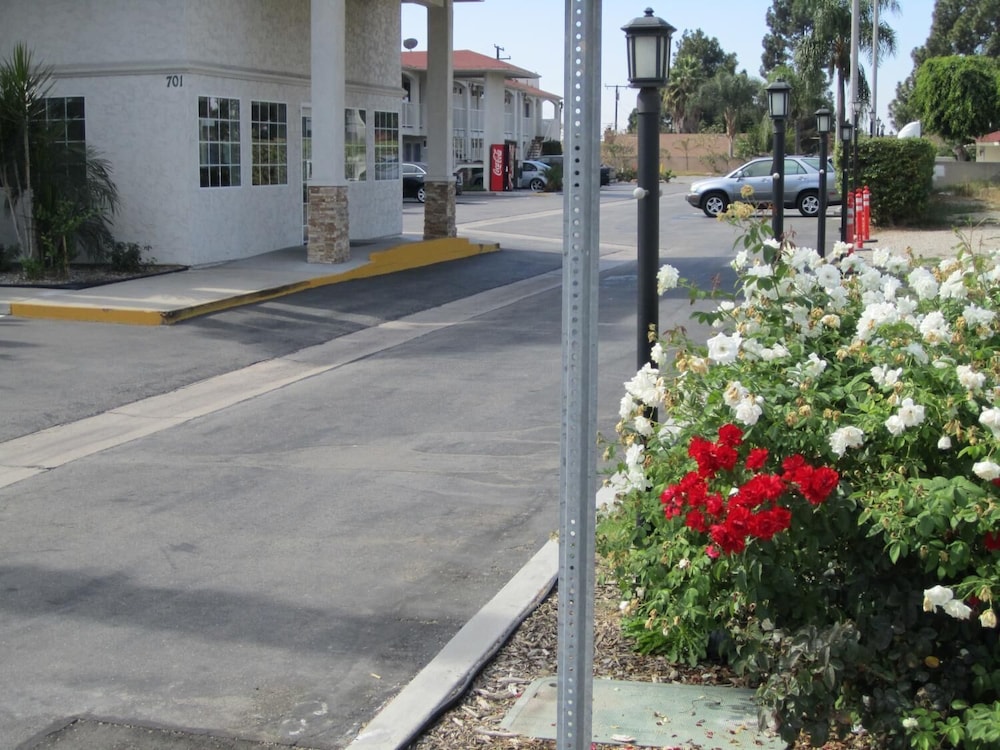 Motel 6 Anaheim CA - photo 26