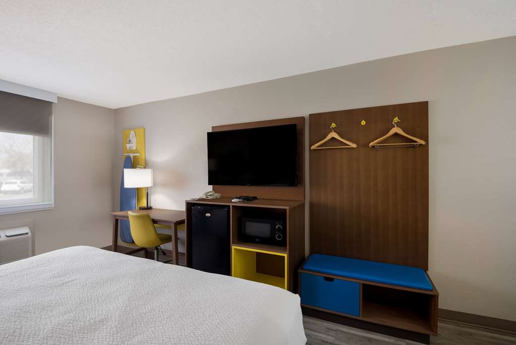 Days Inn by Wyndham Ankeny Des Moines - photo 36