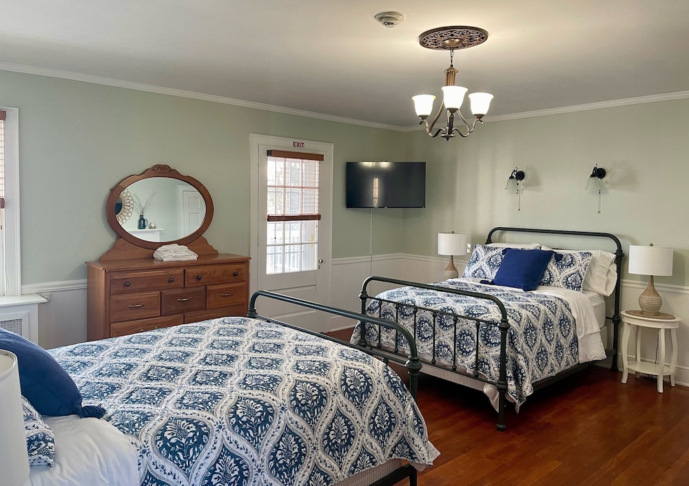 Valcour Inn & Boathouse - photo 14