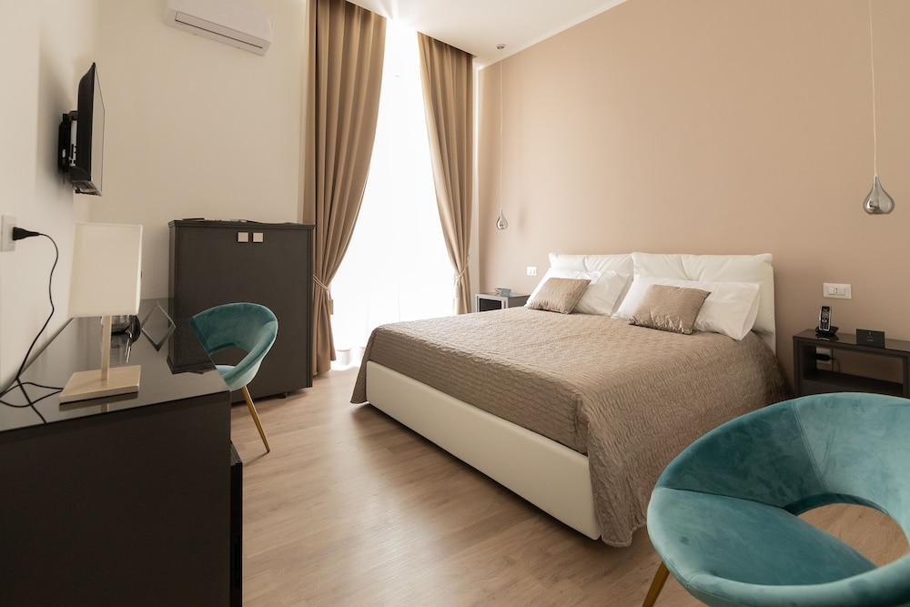 FJ Bianco Guest House — 4-Star Luxury Hotel in Naples, Italy