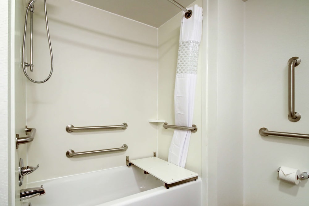 Hampton Inn & Suites Cordele - photo 39