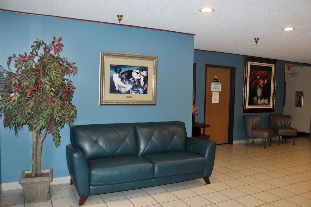 Eastwood Inn - photo 2