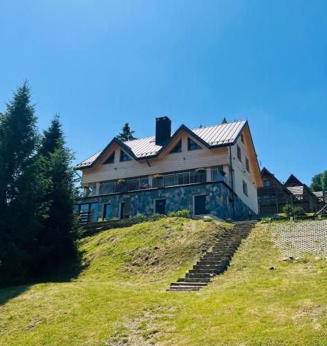 Villa Gromadzyń — 4-Star Luxury Hotel in Ustrzyki Dolne, Poland
