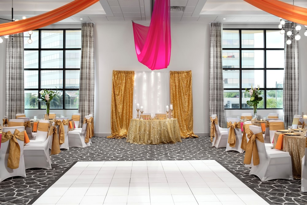 Embassy Suites by Hilton Tampa Airport Westshore - photo 60