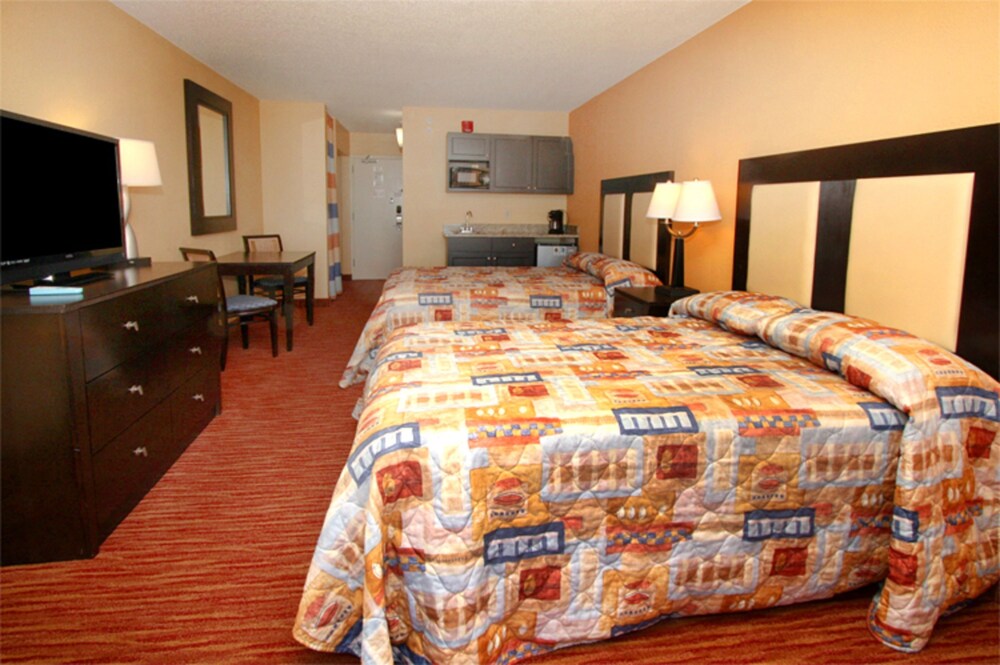 Landmark Resort by Elliott Beach Rentals - photo 2