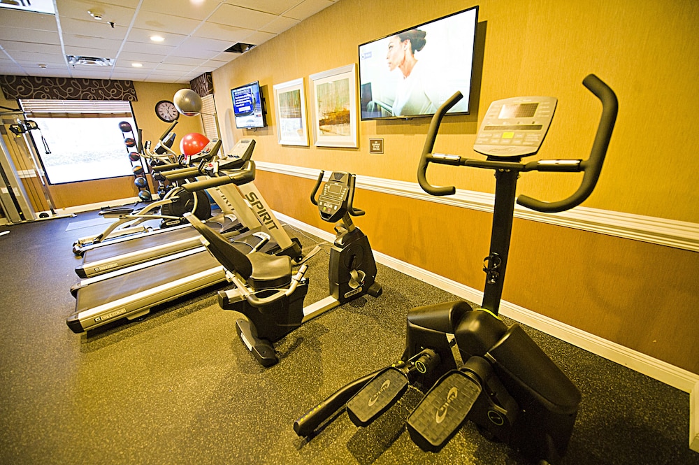 Hotel d Lins Ontario Airport - photo 20