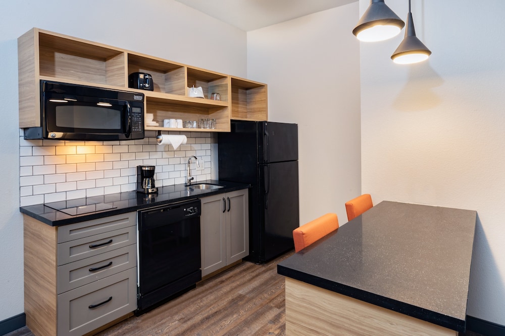 Candlewood Suites Mount Pleasant by IHG - photo 13