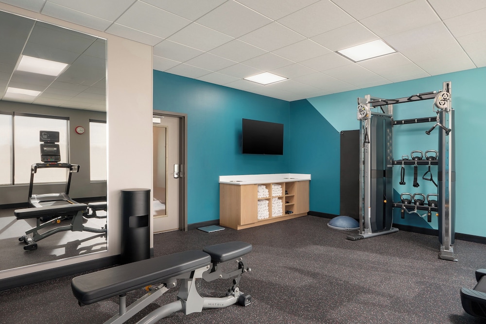 avid hotel Oak Creek by IHG - photo 29
