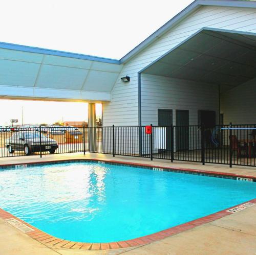 Southern Inn & Suites Lamesa - photo 11