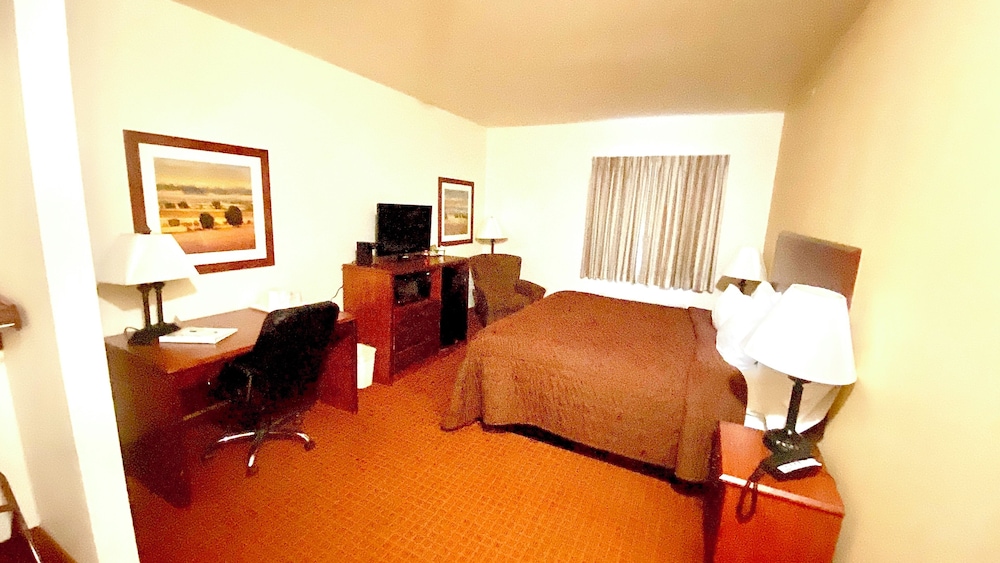 Park View Inn & Suites Hoisington - photo 29