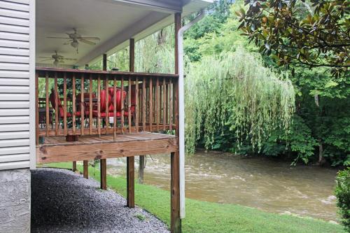 Henderson's Riverside #2 - last minute hotel in Pigeon Forge