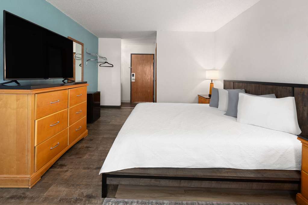 Travelodge by Wyndham Redwood Falls - photo 16