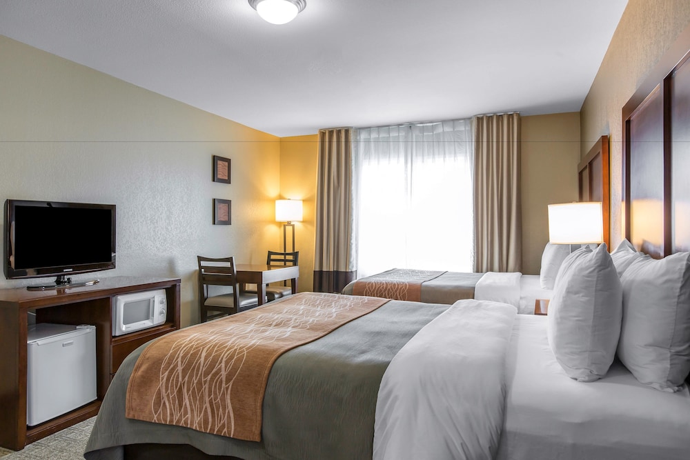 Comfort Inn & Suites Ventura Beach in Ventura, United States