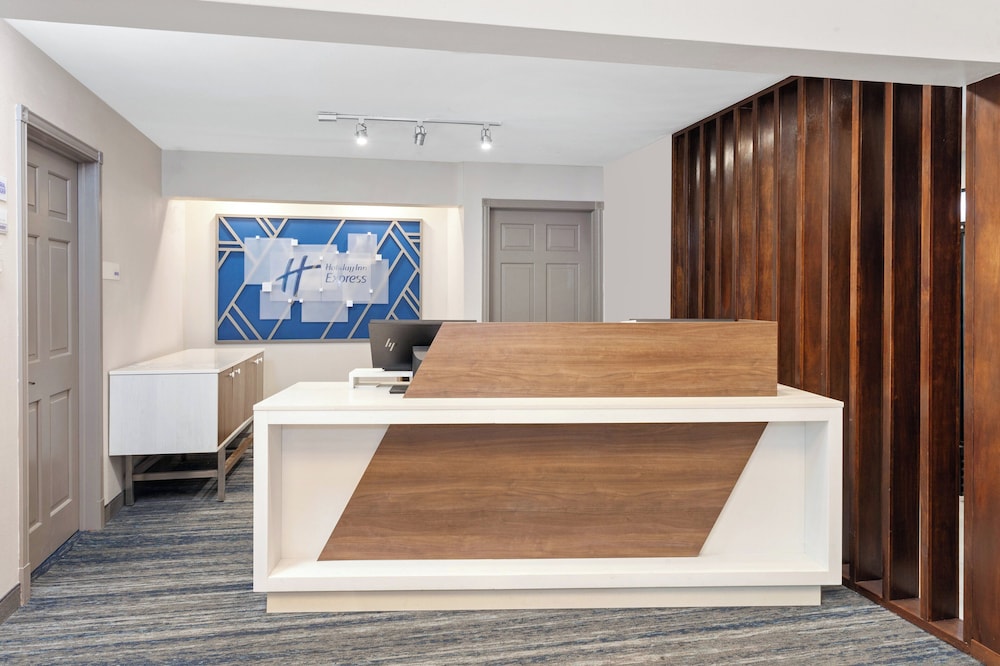 Holiday Inn Express & Suites Port Washington by IHG - photo 60