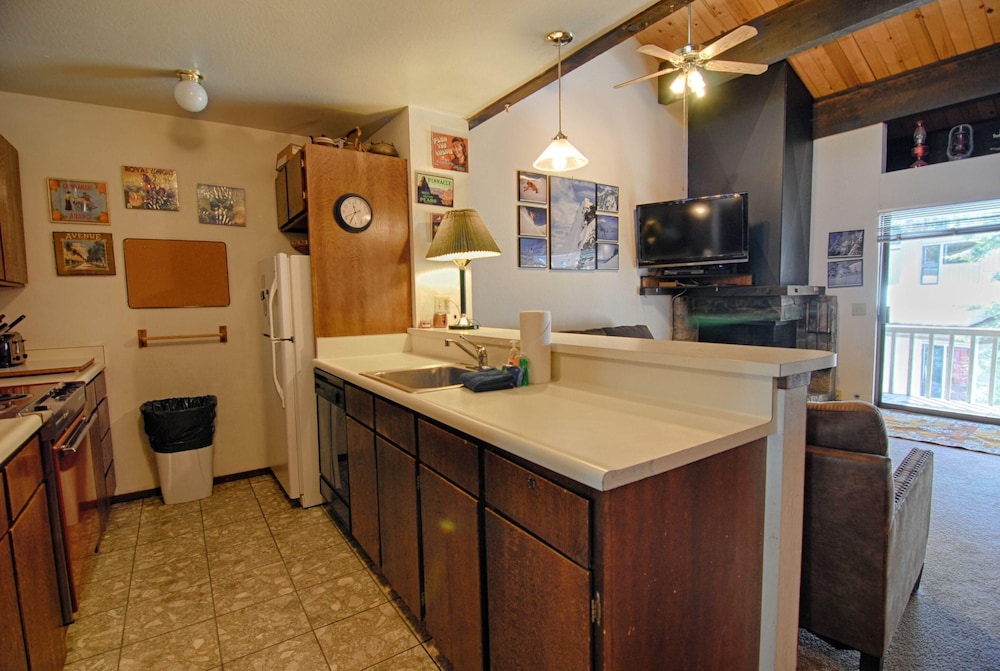 Vidor Village - photo 10
