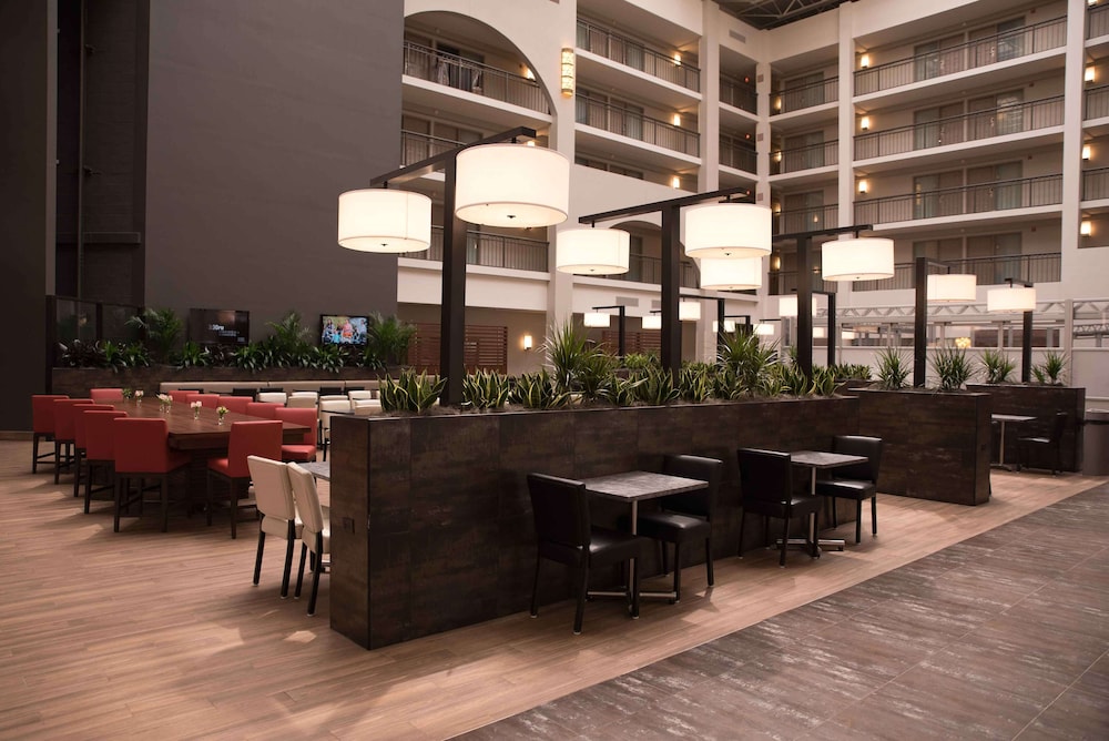 Embassy Suites by Hilton Detroit Livonia Novi - photo 30