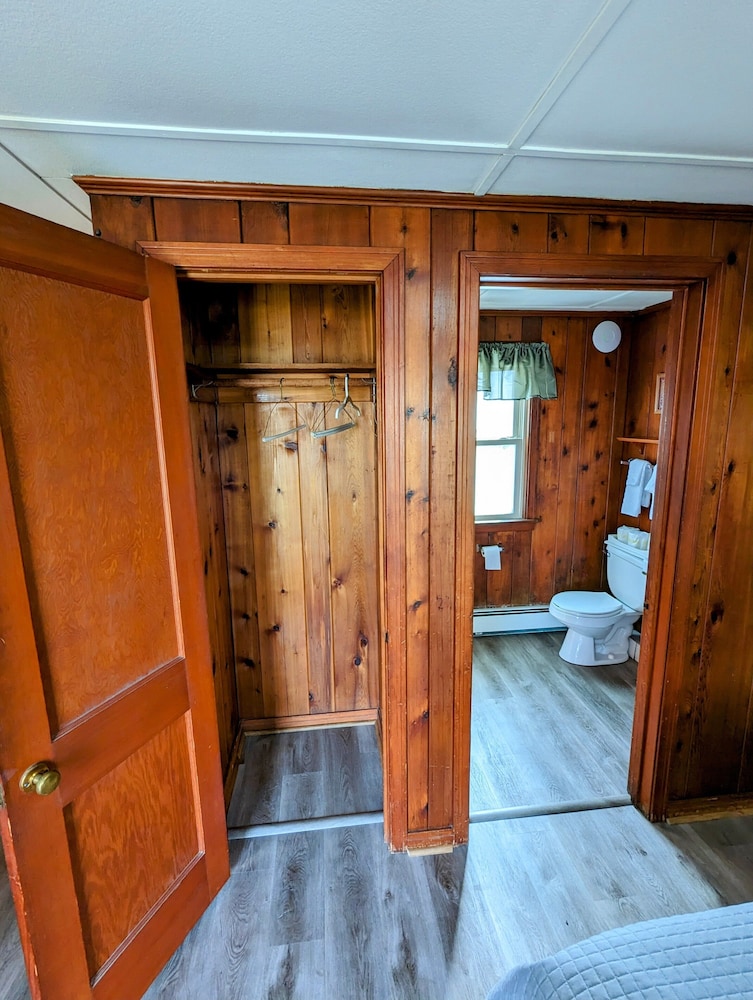 Riverside Motel - photo 11
